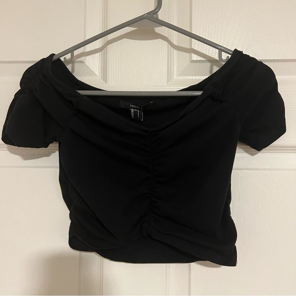 Forever 21 Black Off The Shoulder Ruched Crop Top Size S